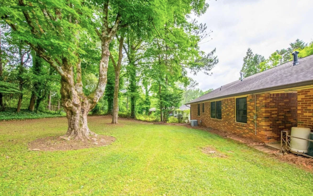 1127 Rogeretta Dr Ne #NA - Photo 2 of 26