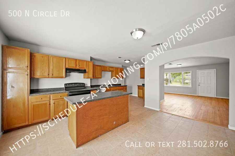 500 N Circle Dr - Photo 2 of 11