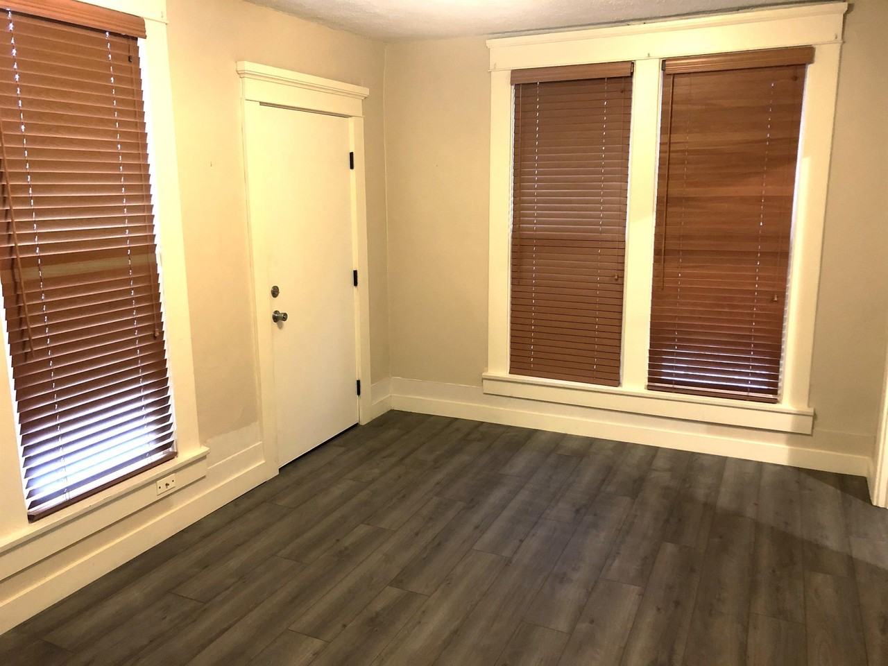 217 W Boston St Seattle WA 98119 LCG - Photo 2 of 12