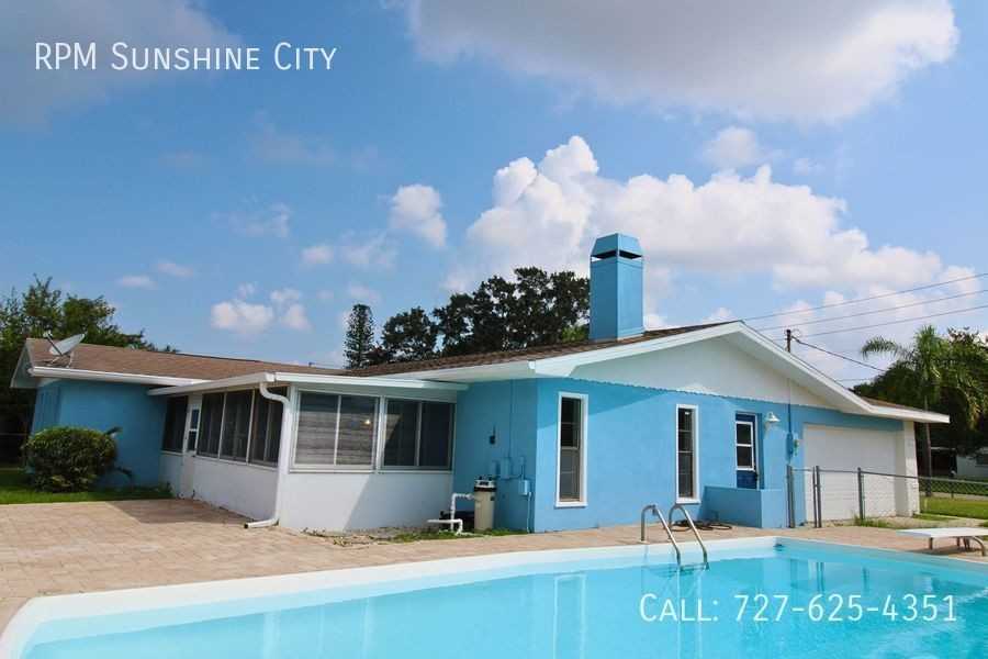 5708 Bayshore Dr - Photo 2 of 22