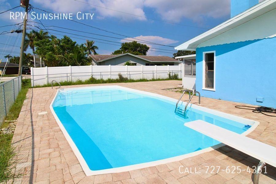 5708 Bayshore Dr - Photo 3 of 22