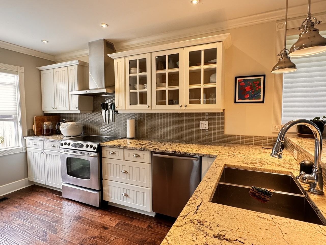 2939 Kingsway Ave #1 - Photo 3 of 19