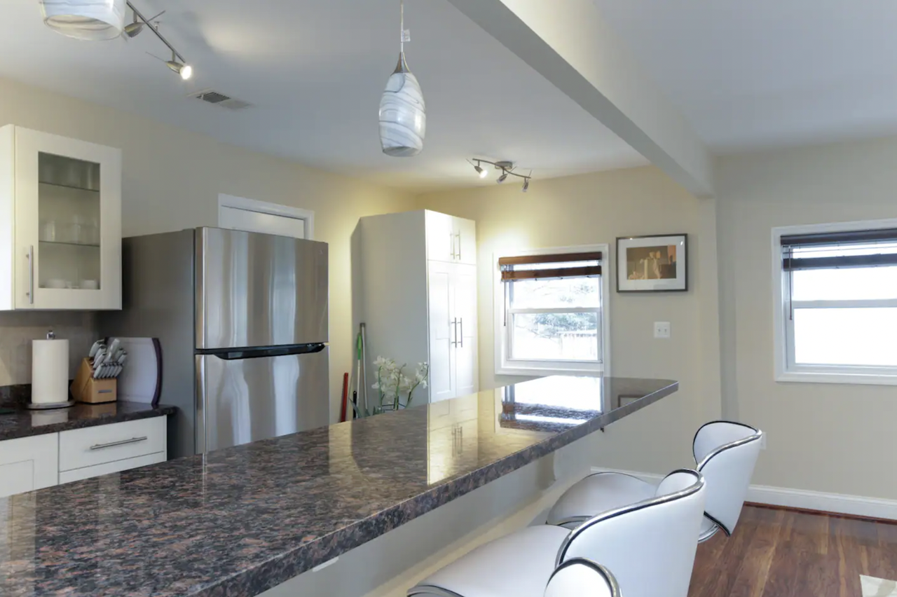 2708 Arlington Boulevard - Photo 2 of 14