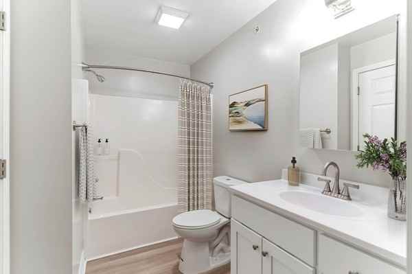Eagle Rock Apartments & Townhomes at Rensselaer - Photo 4 of 27