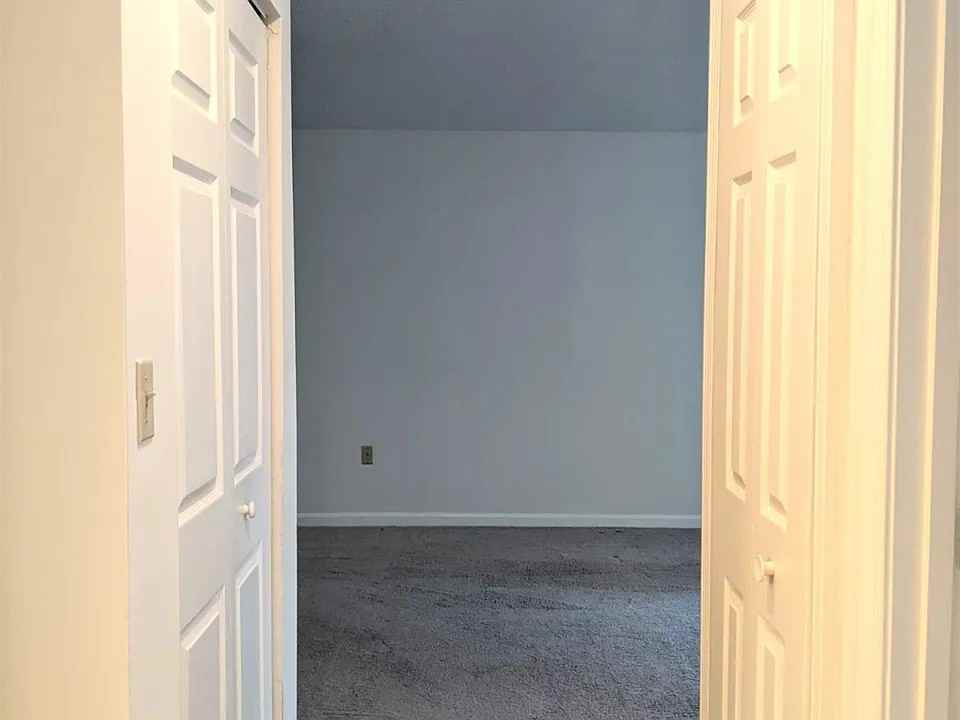 175 Beacon St - Photo 6 of 8
