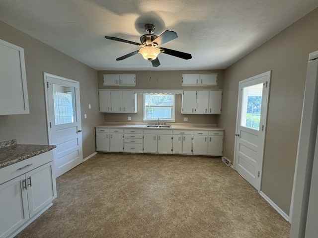 121 Terwilliger Ave - Photo 3 of 22