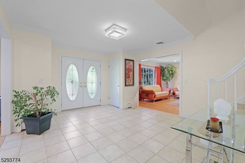 34 Benedict Cres - Photo 3 of 36