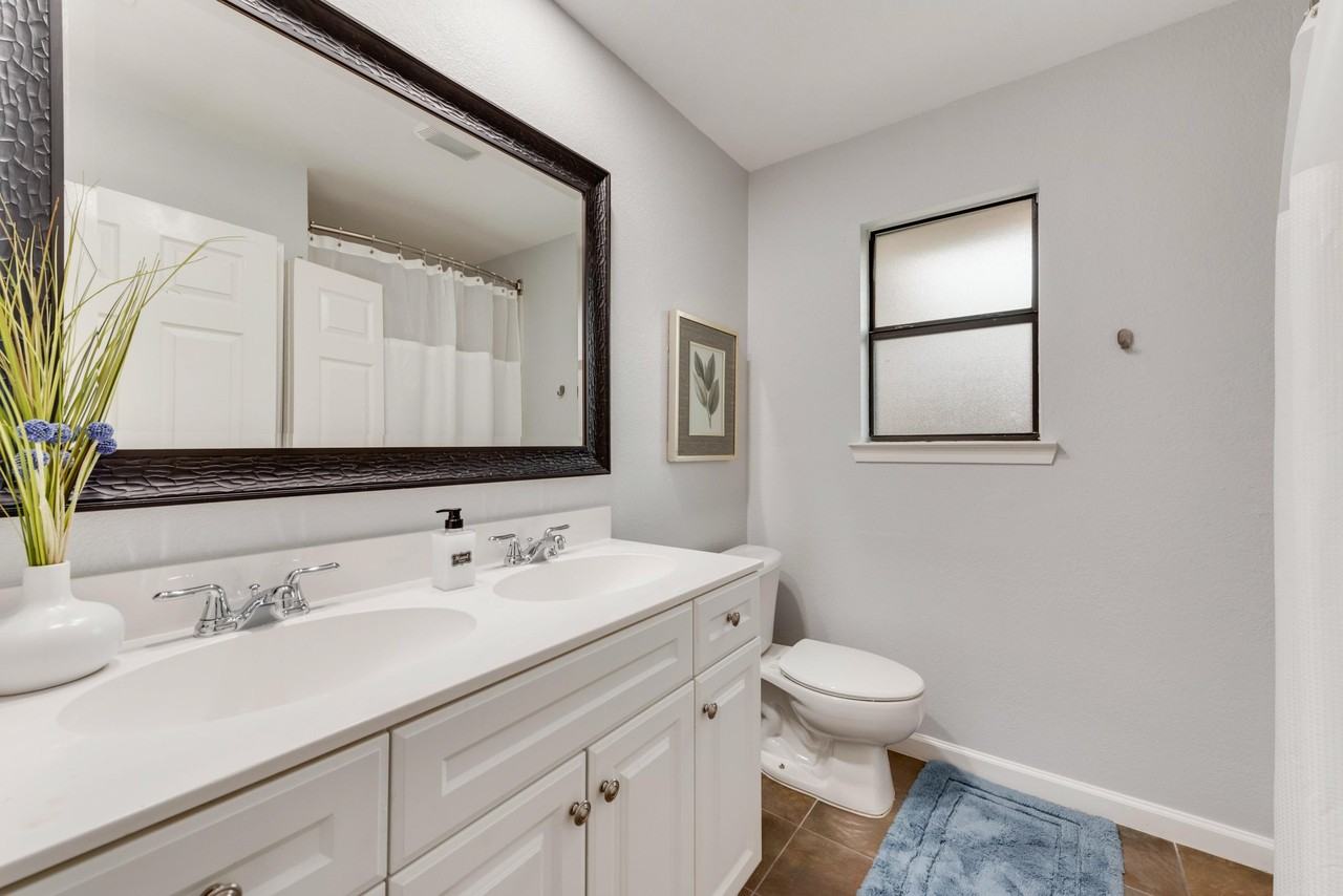 Camelia Dr - Photo 5 of 14