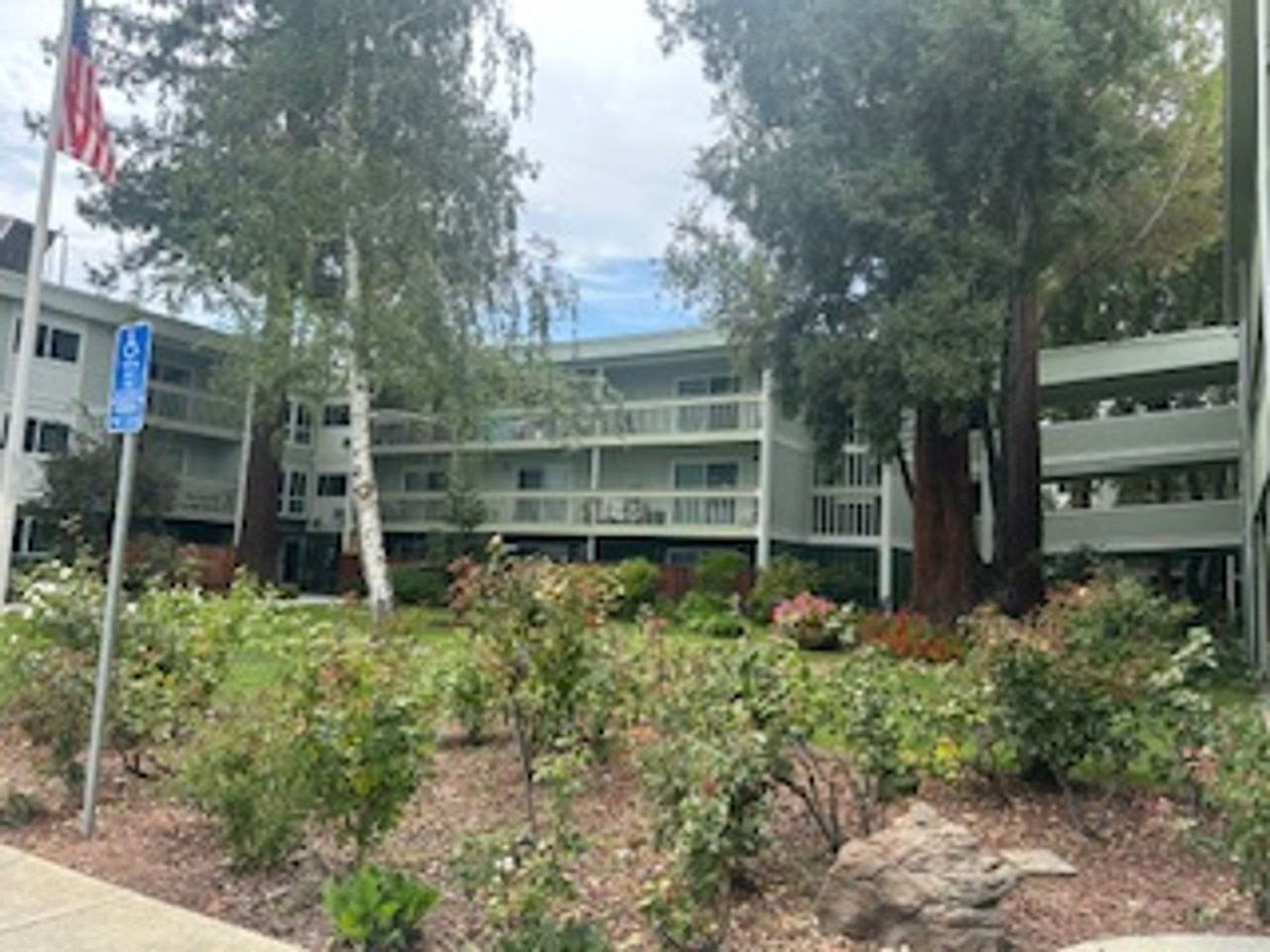 Corinthian House - Photo 4 of 40