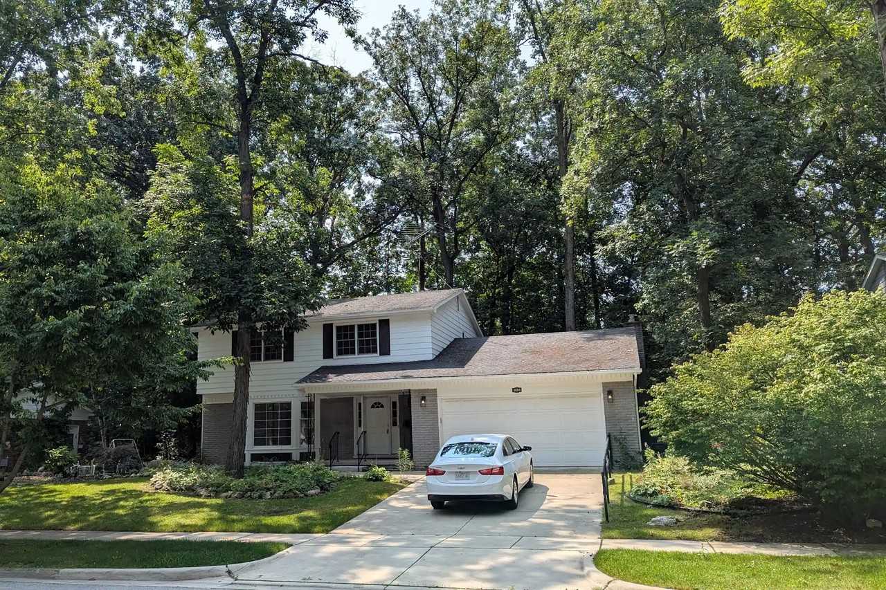 3684 Middleton Dr - Photo 2 of 13