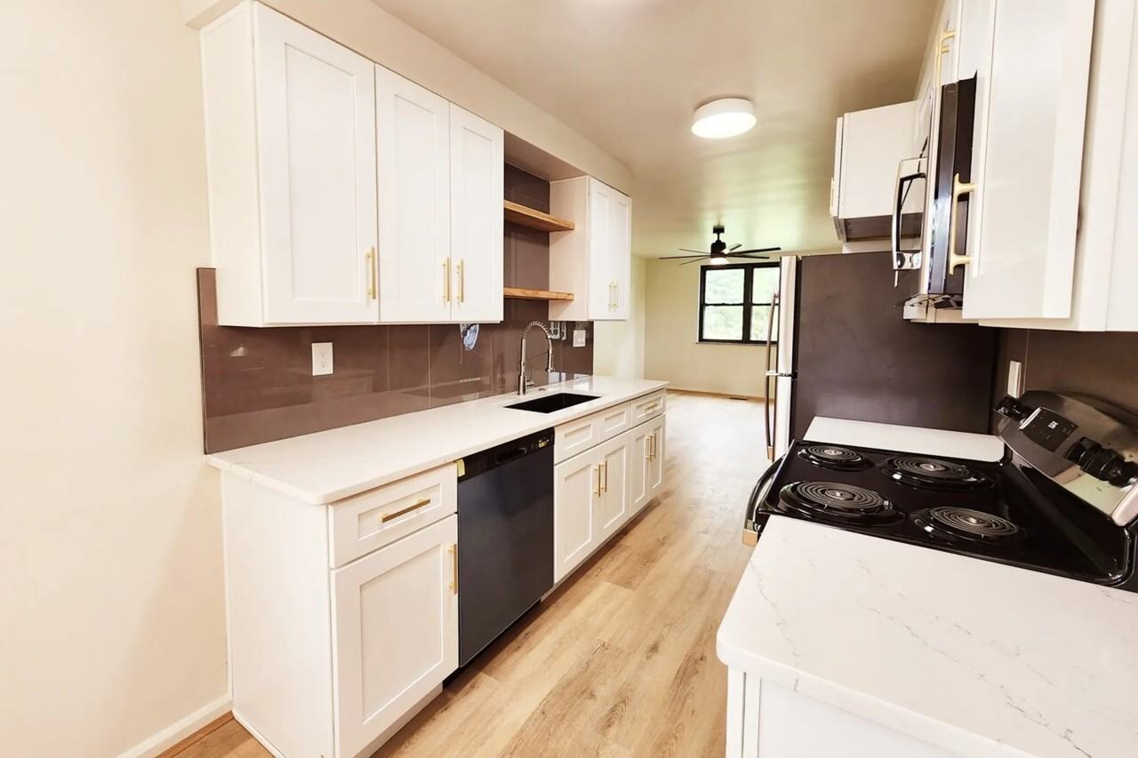 111 Farragut Rd Unit 111 - Photo 2 of 23