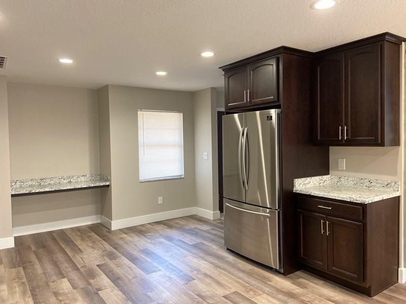 215 Cambridge Dr - Photo 5 of 24