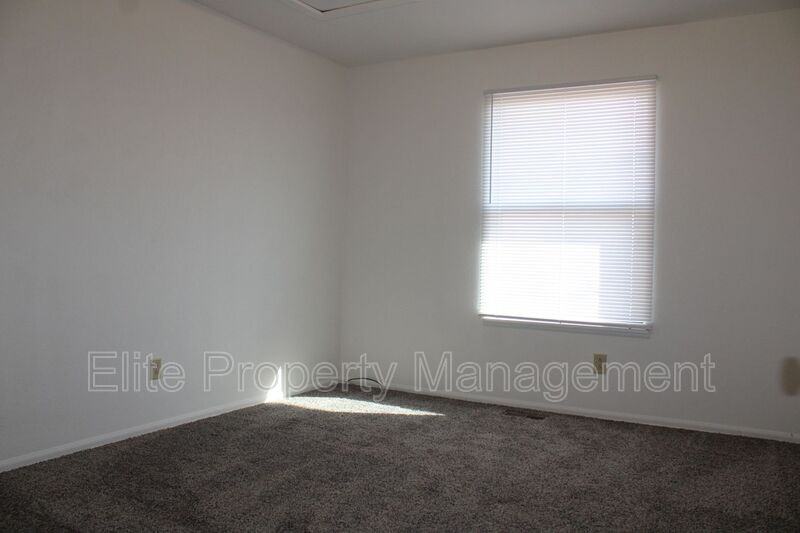 1984 N Salem Ave - Photo 6 of 13