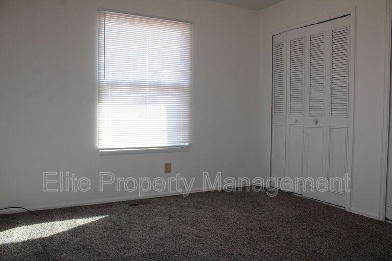 1984 N Salem Ave - Photo 7 of 13