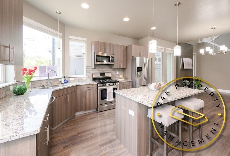 1205 W Melrose St - Photo 3 of 22
