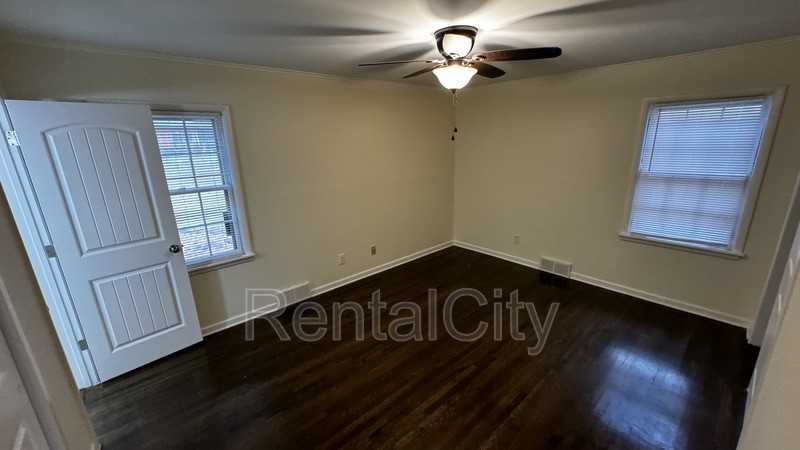 4242 Rhodes Ave - Photo 3 of 26