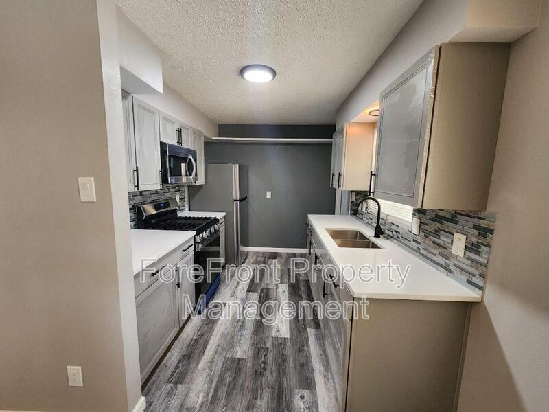 119 Brettonwood Dr - Photo 3 of 19