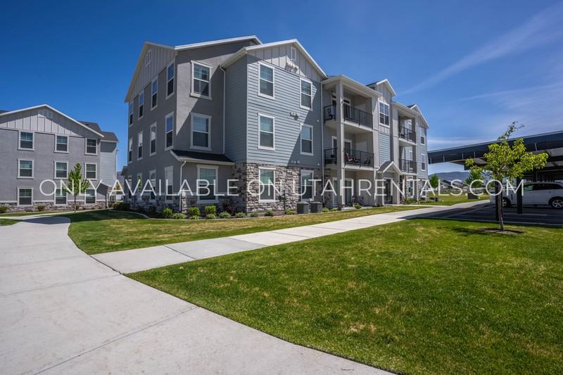 1128 Se #2202 - Photo 2 of 20