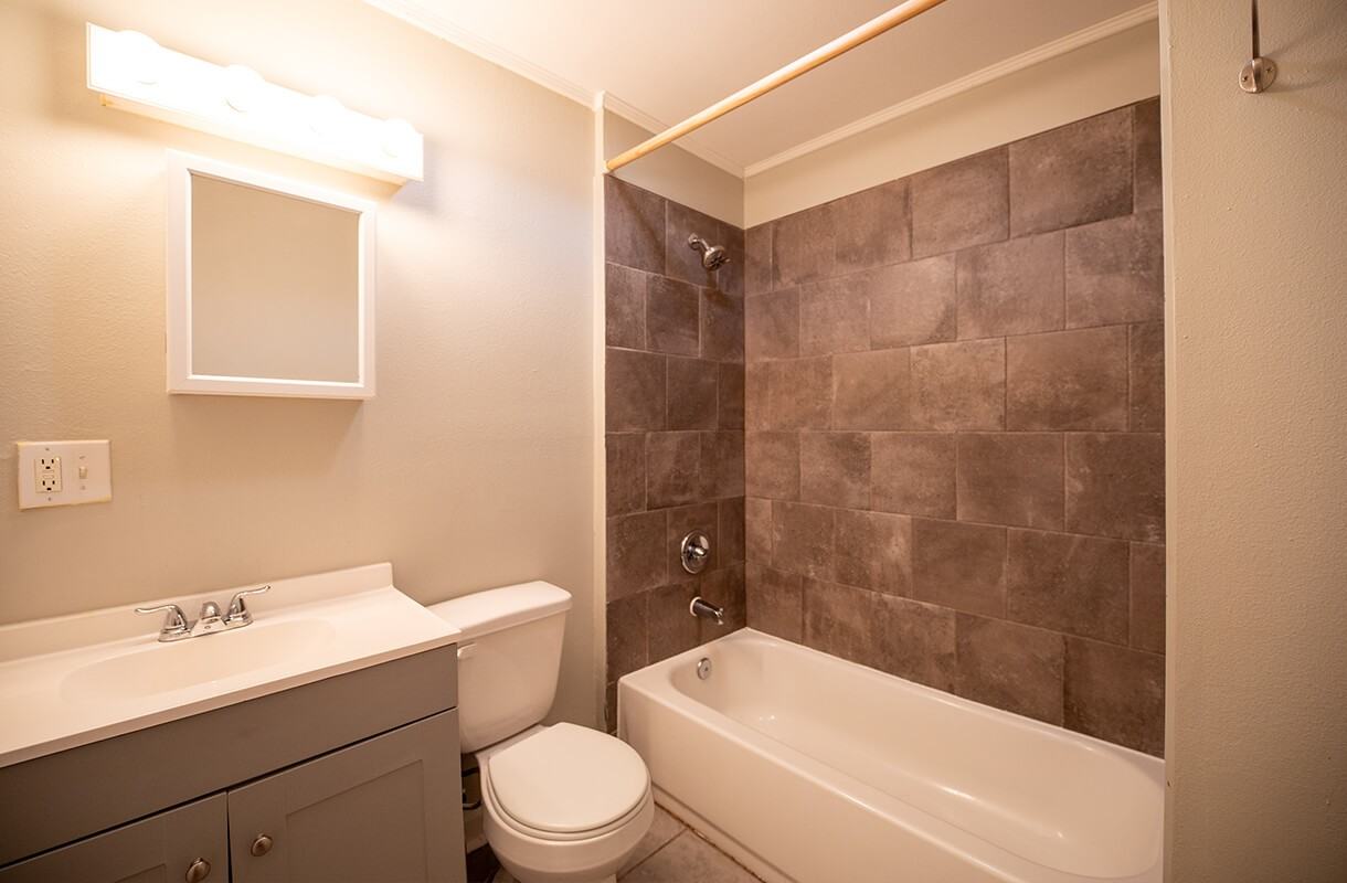 2817 Deaton St - Photo 4 of 5