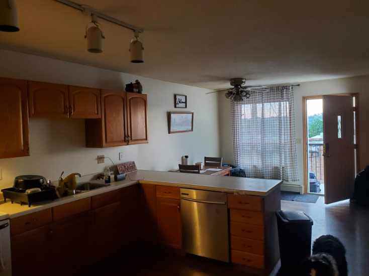 542 5 St Se - Photo 3 of 5