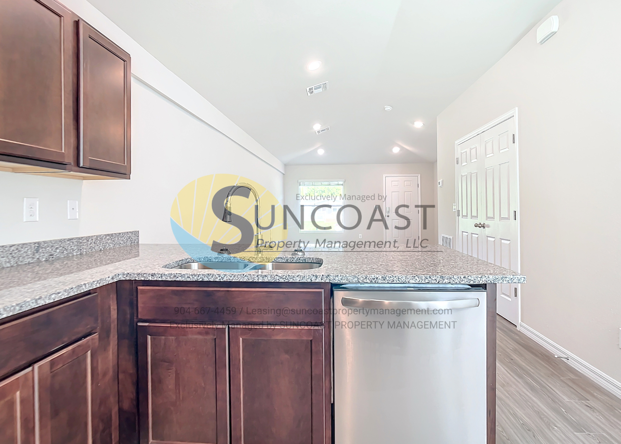 2046 Hilton St - Photo 2 of 19