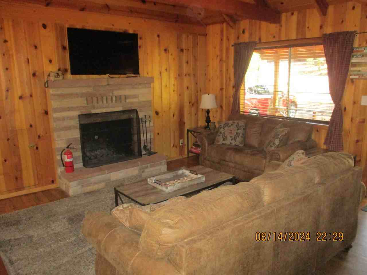 622 S Cotton Tail Ln - Photo 3 of 13
