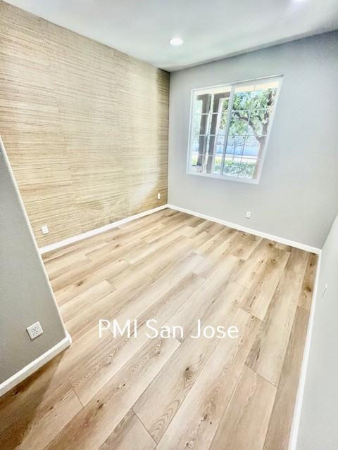 1042 N Jackson Ave - Photo 2 of 28