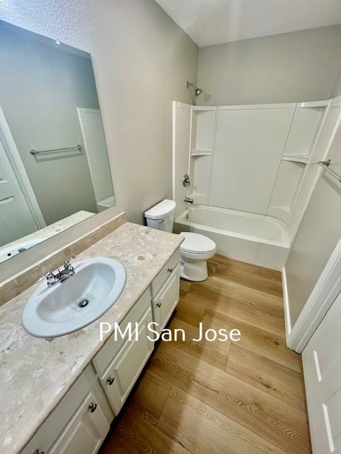 1042 N Jackson Ave - Photo 3 of 28