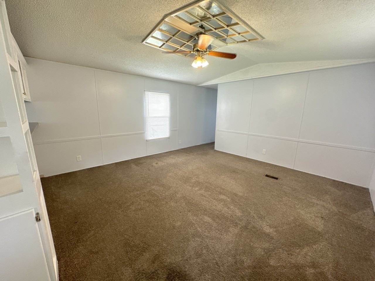 137 Darla Ct - Photo 2 of 8