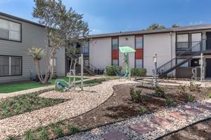 featured image of 2401 Westridge St