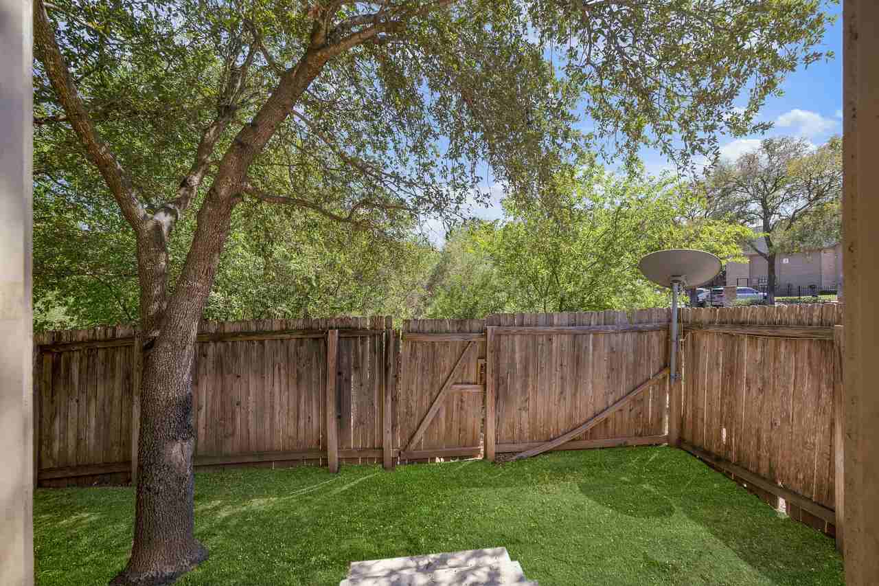 7802 Kingsbury Way - Photo 2 of 39