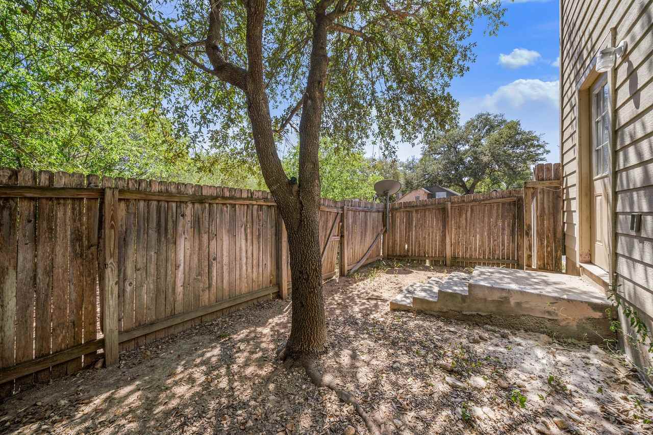 7802 Kingsbury Way - Photo 3 of 39