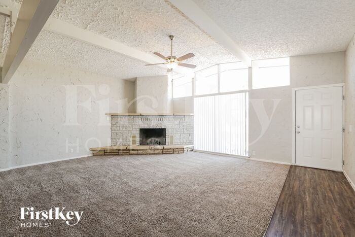 6301 Fairwood Ave - Photo 3 of 15