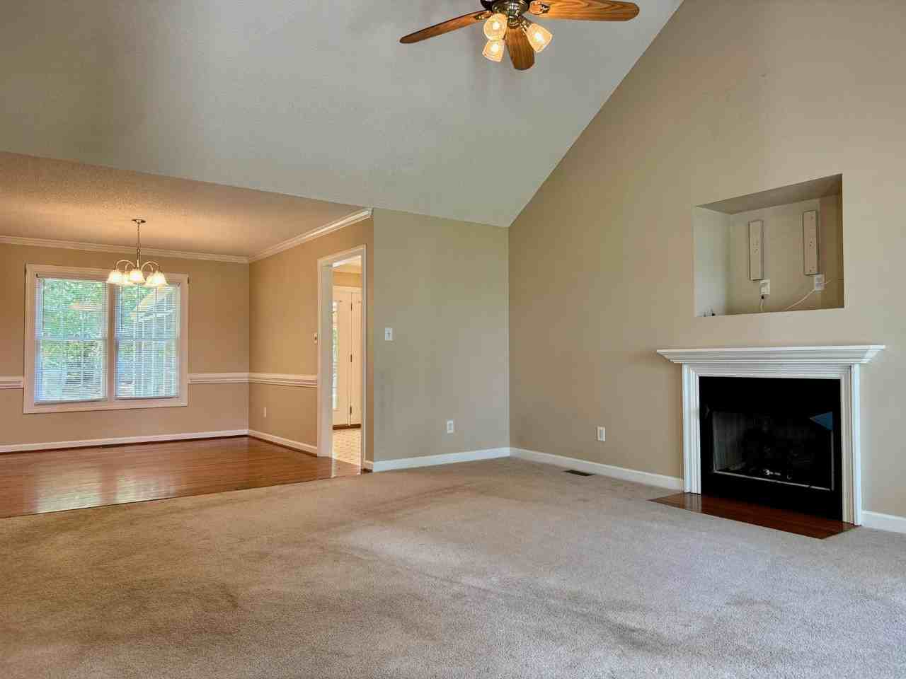 131 Polaris Dr - Photo 3 of 30