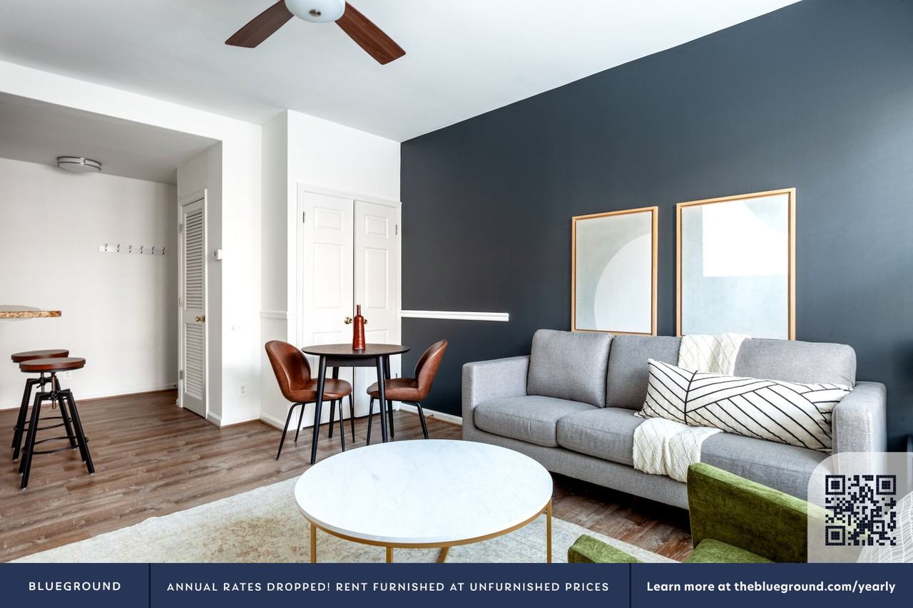 1826 Vernon Street Northwest - Photo 4 of 25