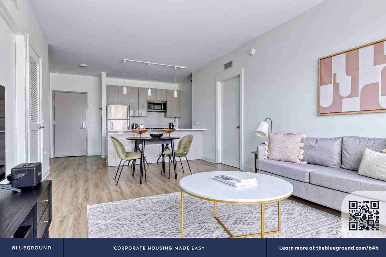 808 West Van Buren Street - Photo 5 of 45
