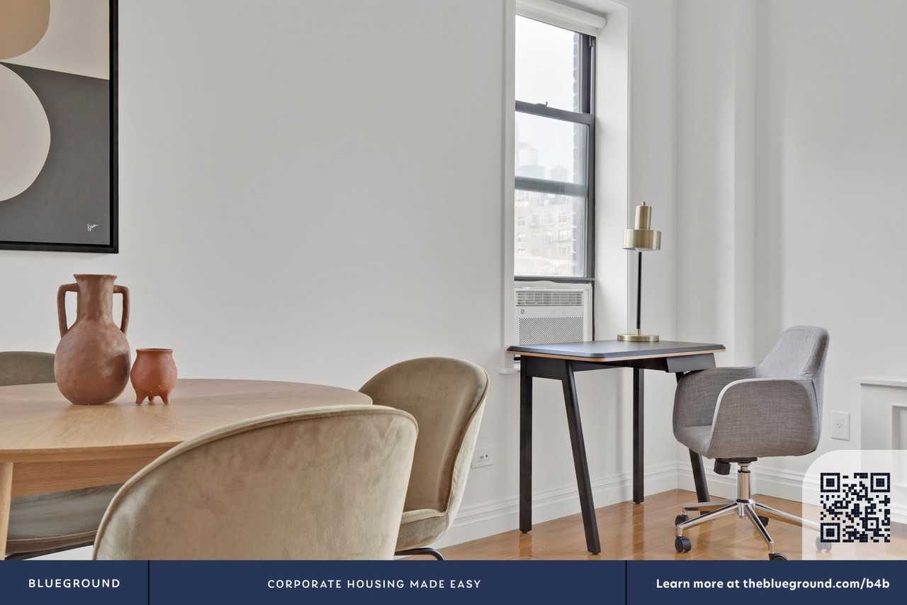 210 West 70th Street - Photo 5 of 33