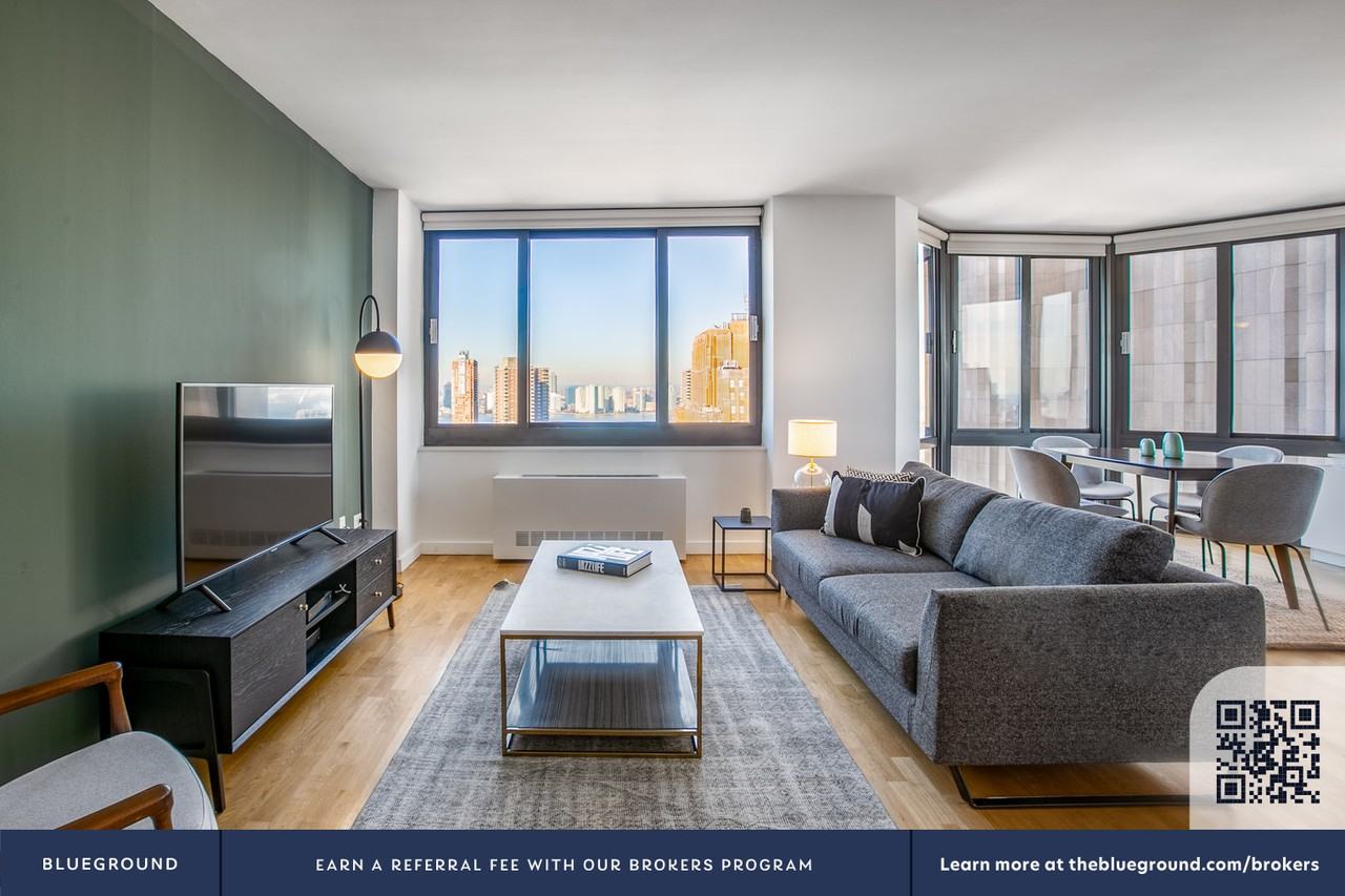 105 Duane Street - Photo 4 of 35