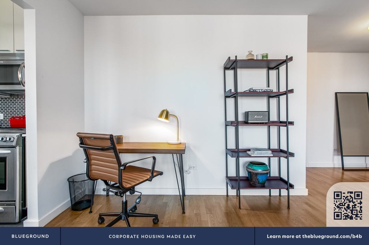 105 Duane Street - Photo 5 of 35