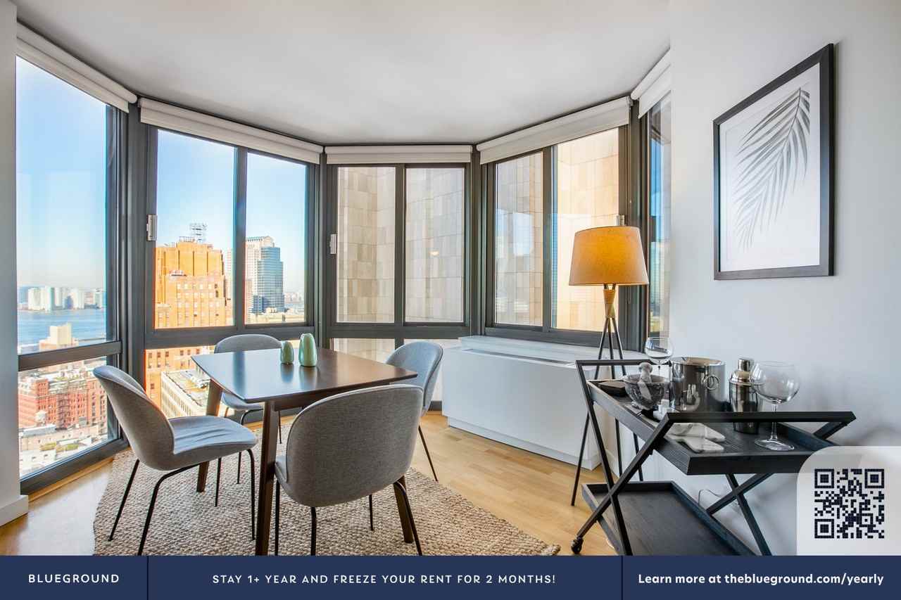 105 Duane Street - Photo 7 of 35