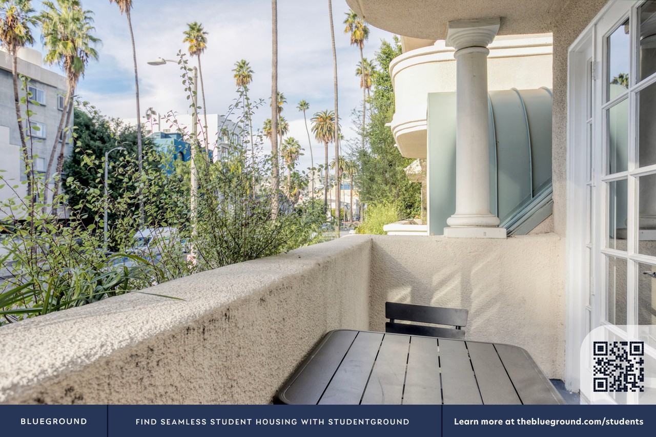 114 North Doheny Drive - Photo 7 of 28