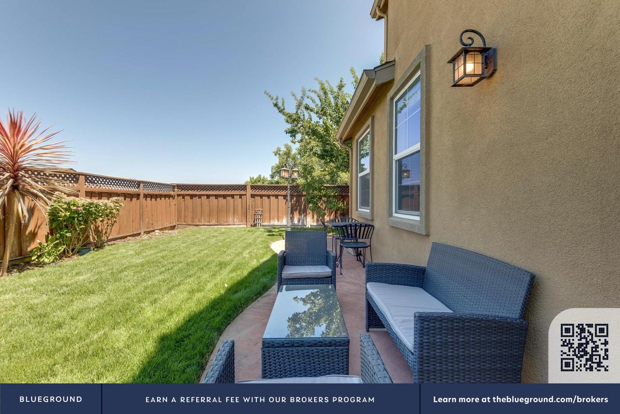 2700 Lavender Ter #1666 - Photo 4 of 22