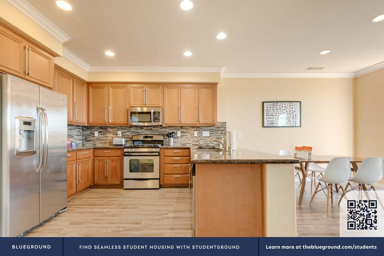 2700 Lavender Ter #1666 - Photo 6 of 22