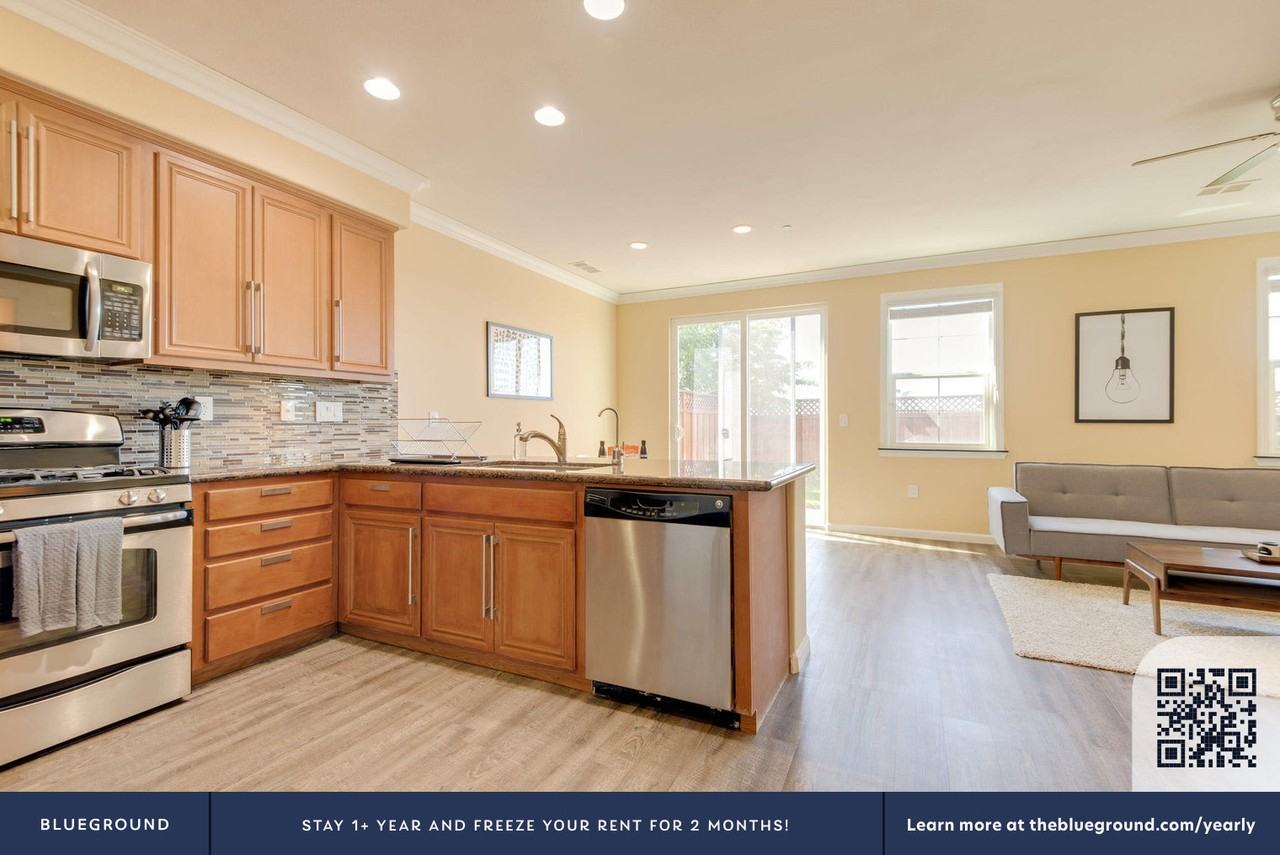 2700 Lavender Ter #1666 - Photo 7 of 22