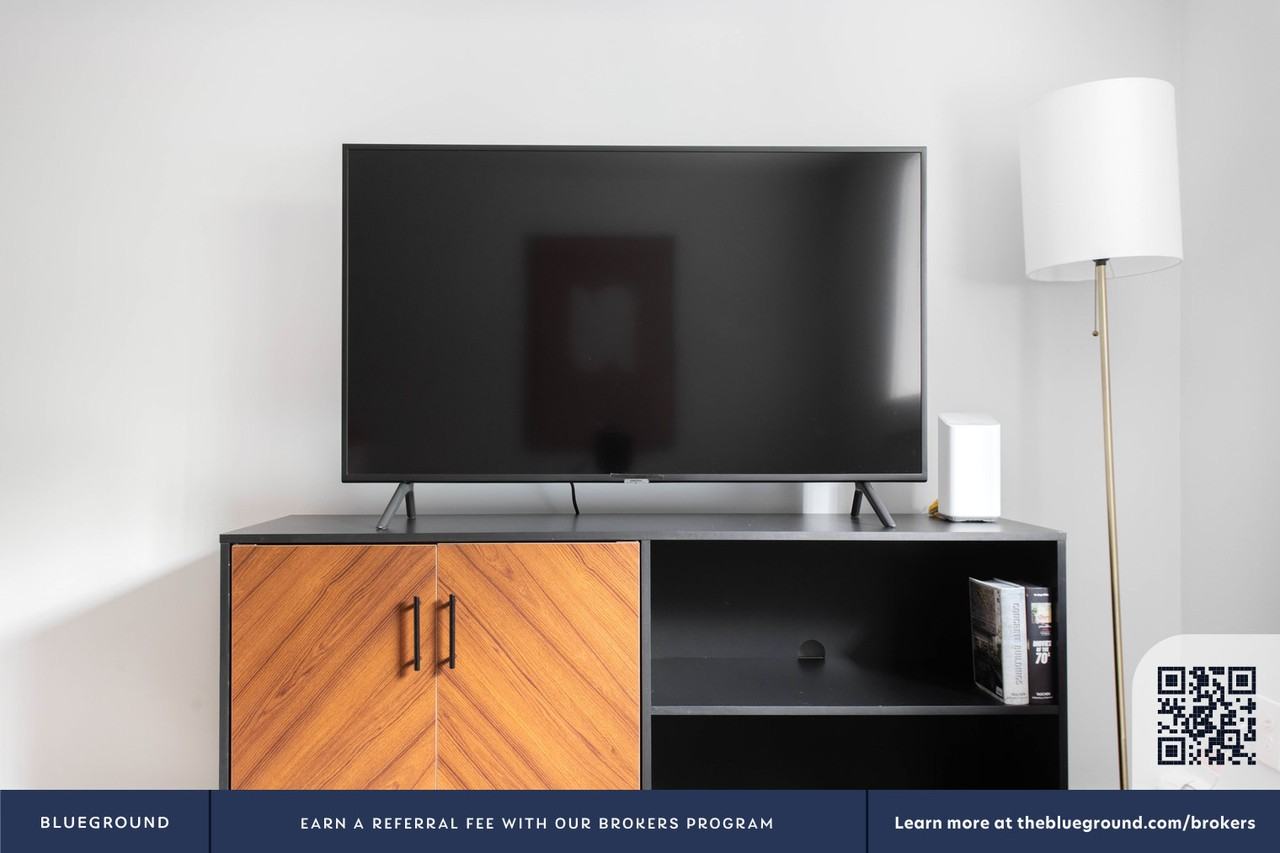 35 South St #395 - Photo 4 of 19