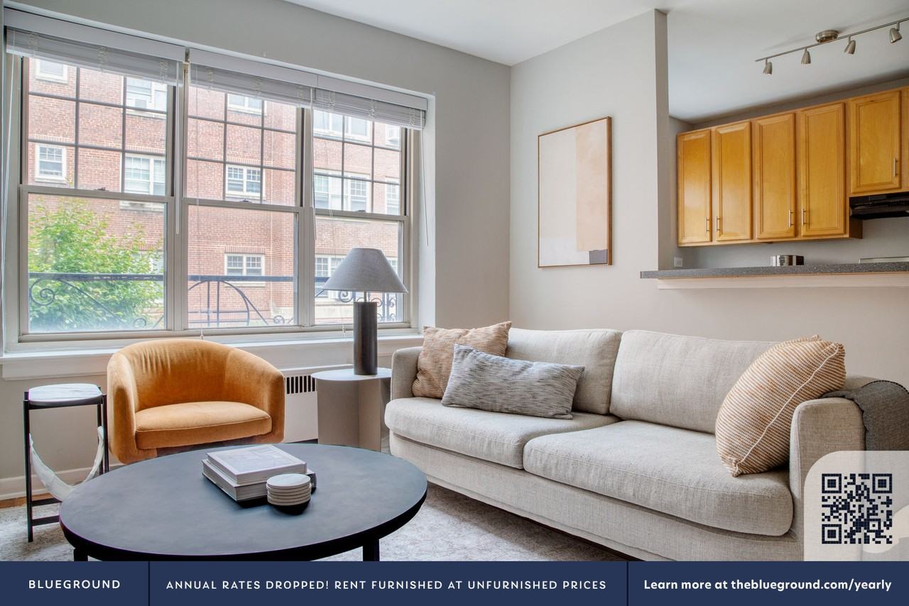 2752 Hampton Parkway - Photo 3 of 26