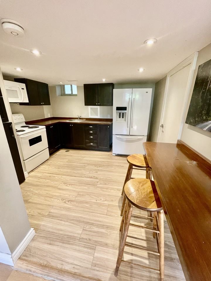 279 Central Park Blvd N - Photo 3 of 15