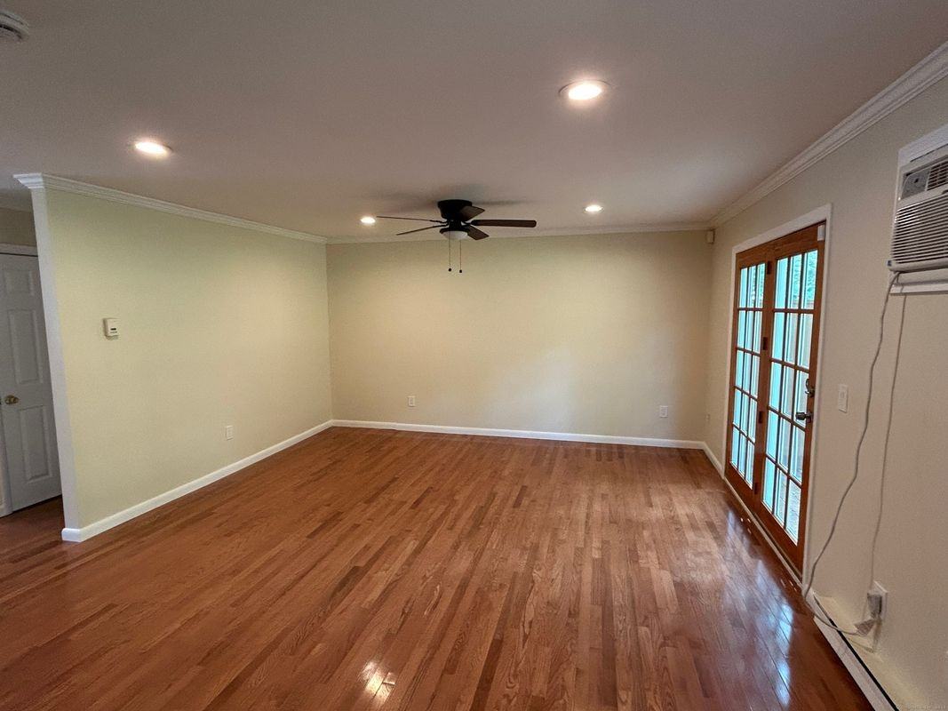 94 Cynthia Ln - Photo 3 of 20