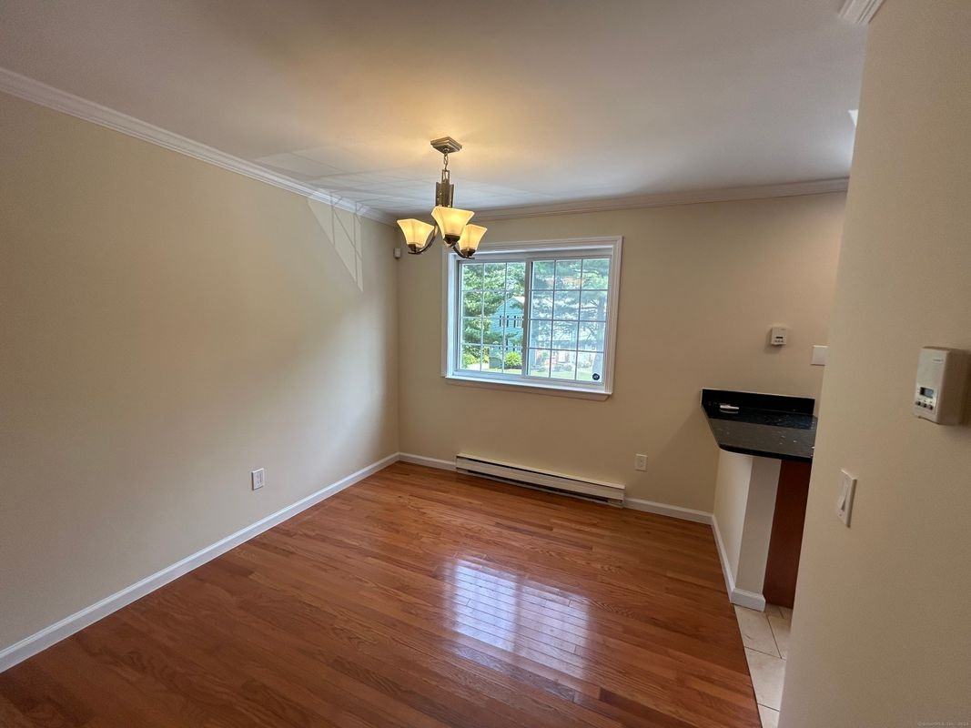 94 Cynthia Ln - Photo 7 of 20