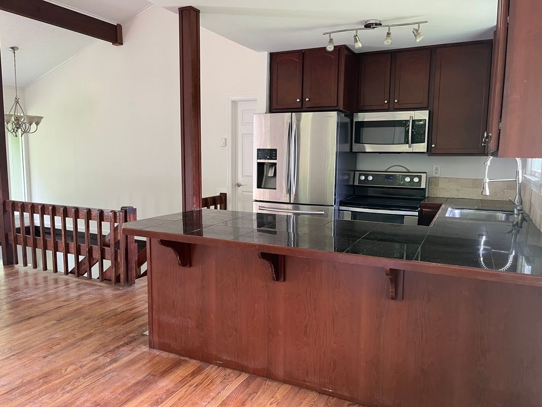 160 Ridge Dr - Photo 2 of 9